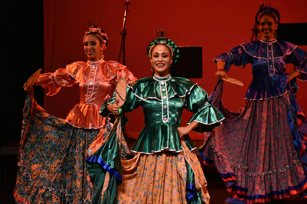 Por quinto año consecutivo se presentó exitosamente el festival folklórico “México en el ...