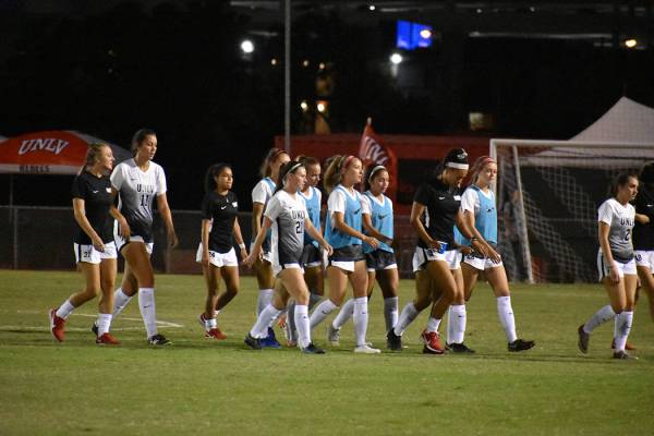 CSUN derrotó 1-0 a UNLV en el primer juego de la temporada de la liga universitaria femenil. J ...