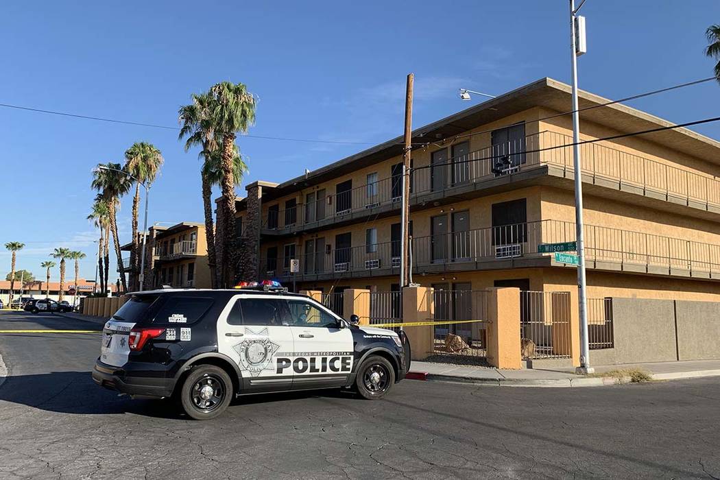 Un hombre resultó herido en un tiroteo en Siegel Suites, 700 Las Vegas Blvd. Norte, cerca de B ...