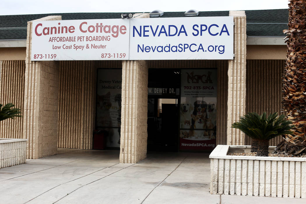 La Sociedad de Nevada para la Prevención de la Crueldad Animal en Las Vegas el lunes, 15 de ab ...