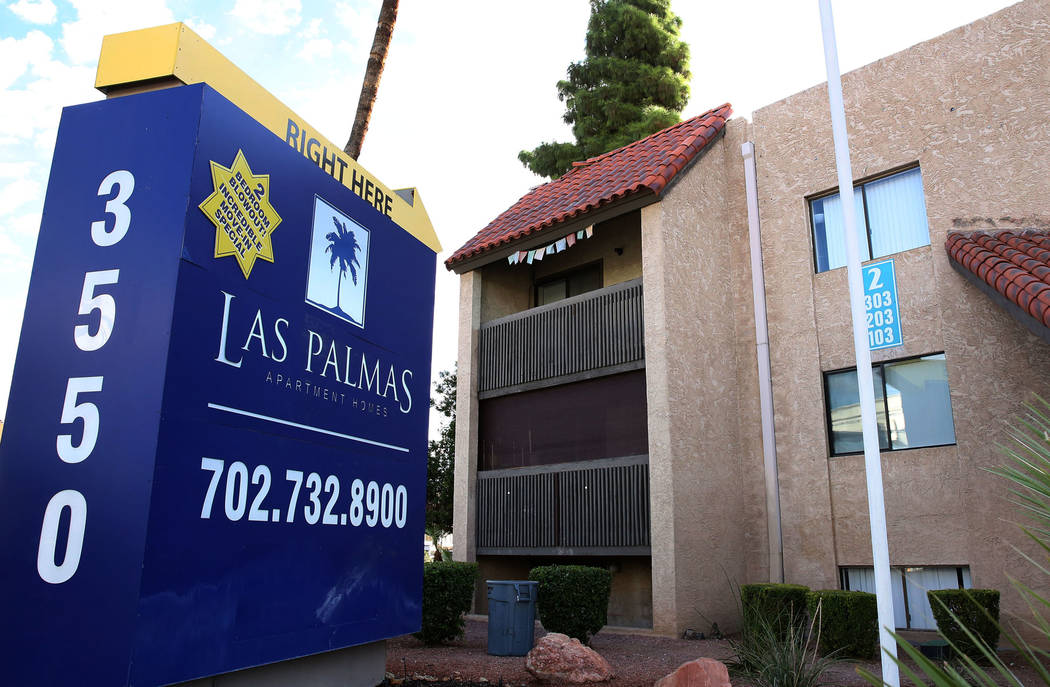 Las Palmas, un complejo de apartamentos fuera del Strip en 3550 Paradise Road en Las Vegas, se ...