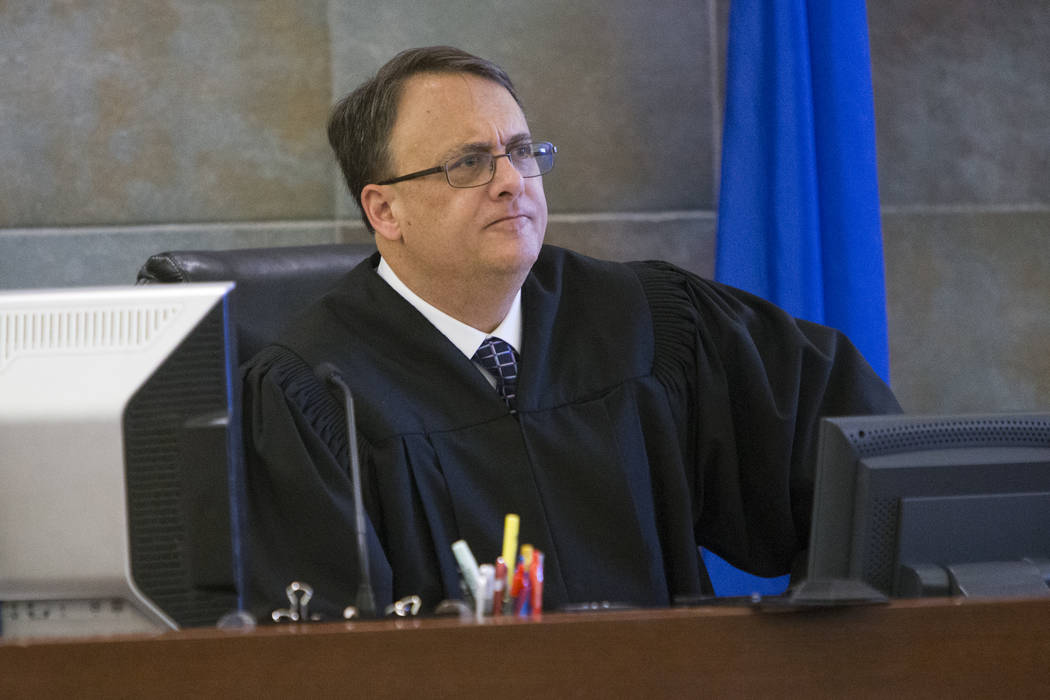 El juez de distrito, Richard Scotti, en el Centro de Justicia Regional en Las Vegas en 2017.