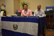 El vice-cónsul de El Salvador en Las Vegas, Juan Carlos Alvarado, y Jorge Márquez representar ...