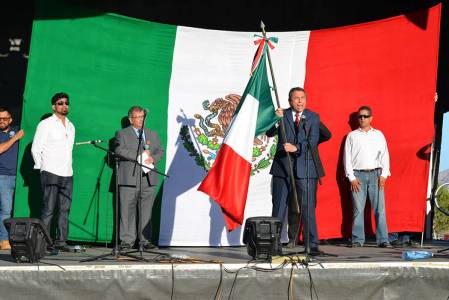 El cónsul de México en Las Vegas ofició la ceremonia de El Grito. Sábado 15 de septiembre d ...
