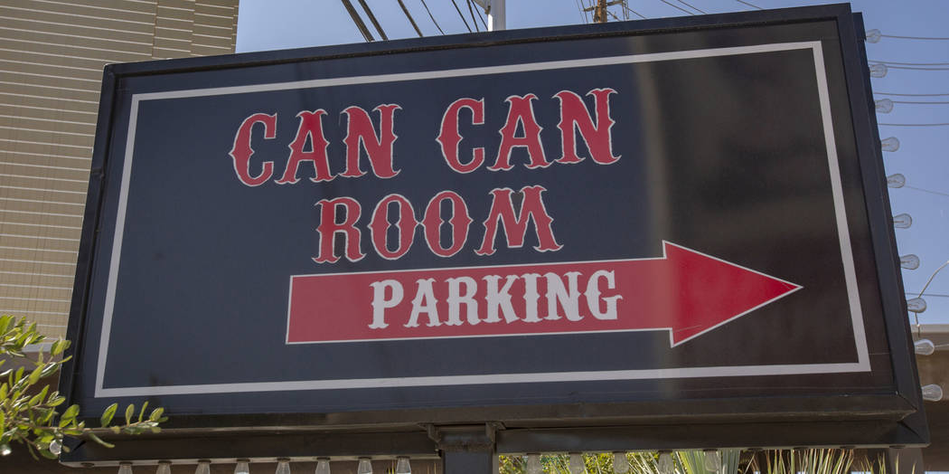 El propietario del terreno donde se asienta The Can Can Room en Las Vegas, demandó al dueño d ...