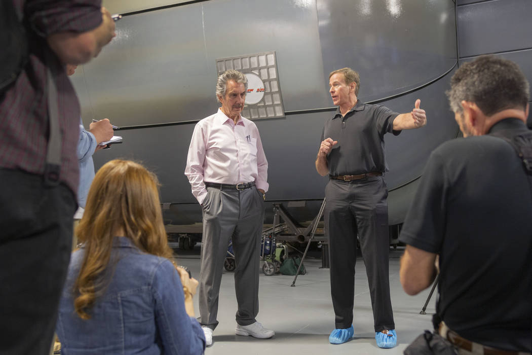 El propietario de Bigelow Aerospace, Robert Bigelow, explica las próximas fases para el B330 M ...