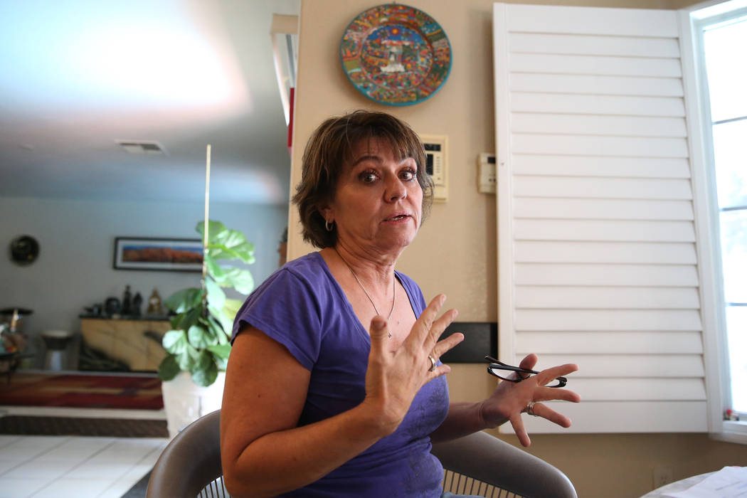 Donna Botti habla sobre un centro de rehabilitación que abrió en su comunidad residencial en ...