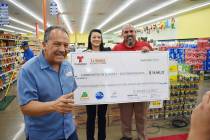 Se recaudaron donaciones monetarias de clientes en todas las ubicaciones de Supermercados La Bo ...