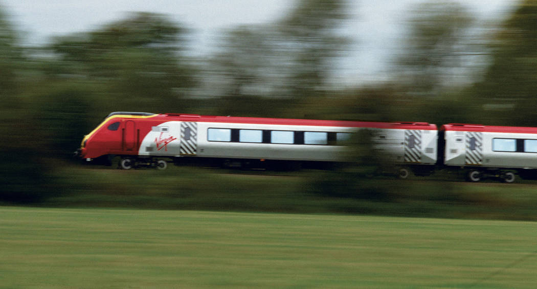 En esta fotografía de cortesía sin fecha, se muestra un tren de alta velocidad de Virgin Trai ...