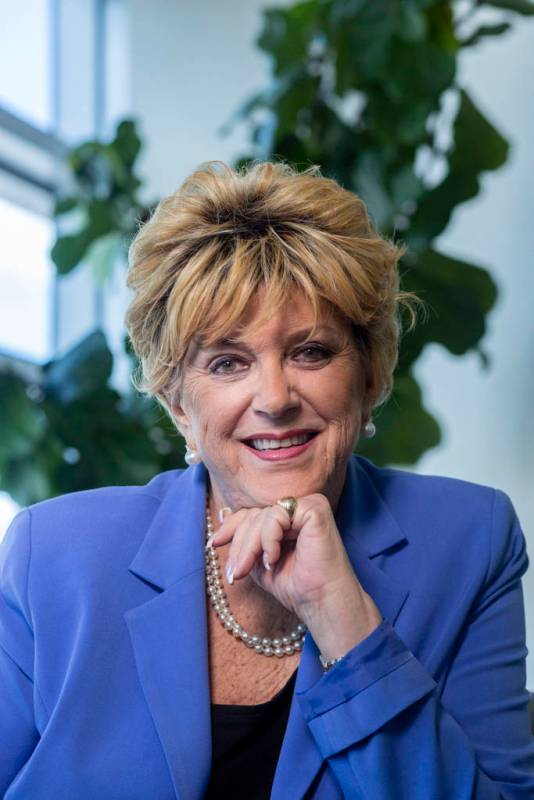 La alcaldesa Carolyn Goodman en el Ayuntamiento de Las Vegas, 16 de septiembre de 2019. (Elizab ...