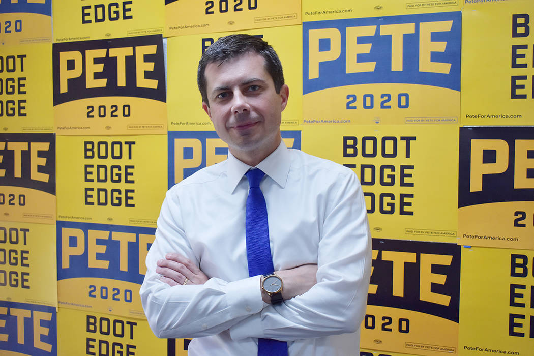 Pete Buttigieg aspira a la presidencia de los EE.UU. Es miembro del Partido Demócrata y partic ...