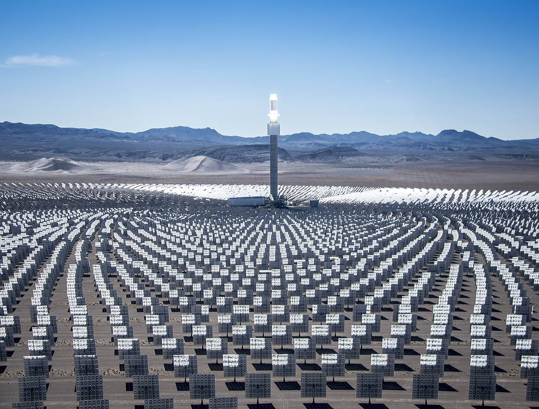 SolarReserve opera Crescent Dunes Solar Energy Project cerca de Tonopah. (Archivo del Las Vegas ...