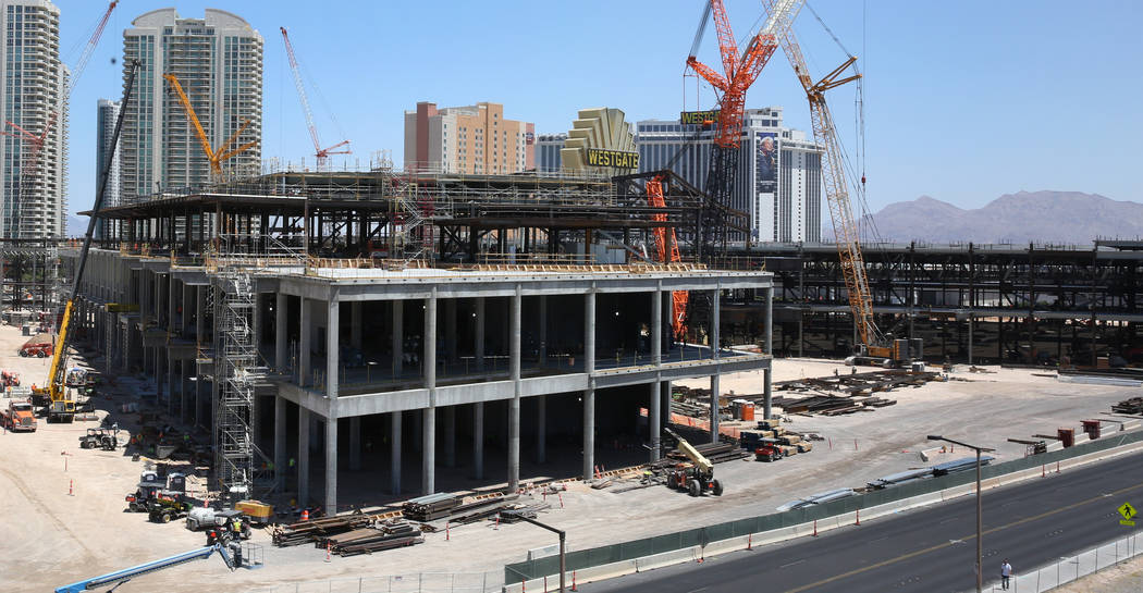 La expansión del Centro de Convenciones de Las Vegas fotografiada el martes, 9 de julio de 201 ...