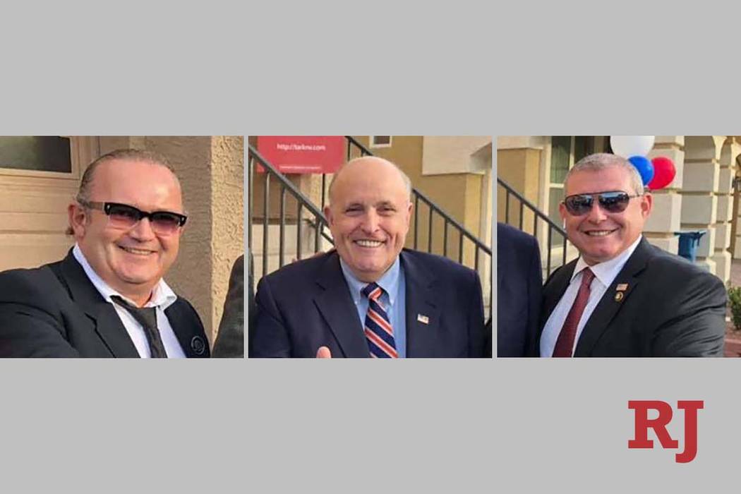 Igor Fruman, izquierda, y el ex alcalde de Nueva York Rudy Giuliani y Lev Parnas (Facebook)