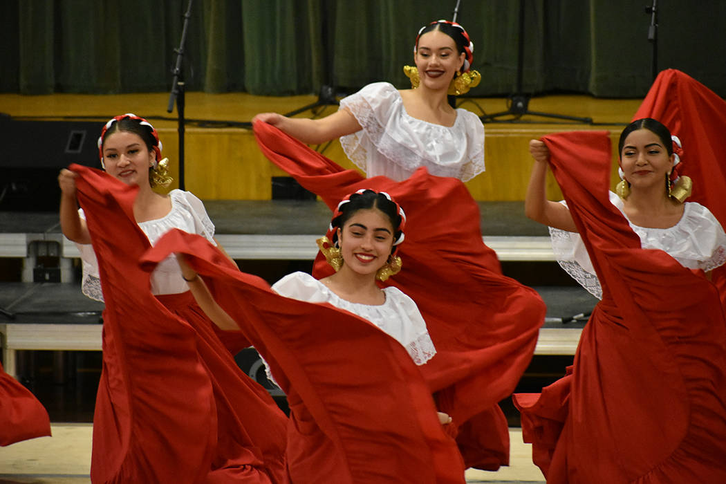 Ballet Folklórico de DSA participaron en el “8th Annual Mariachi-Palooza”. Viernes 11 de o ...