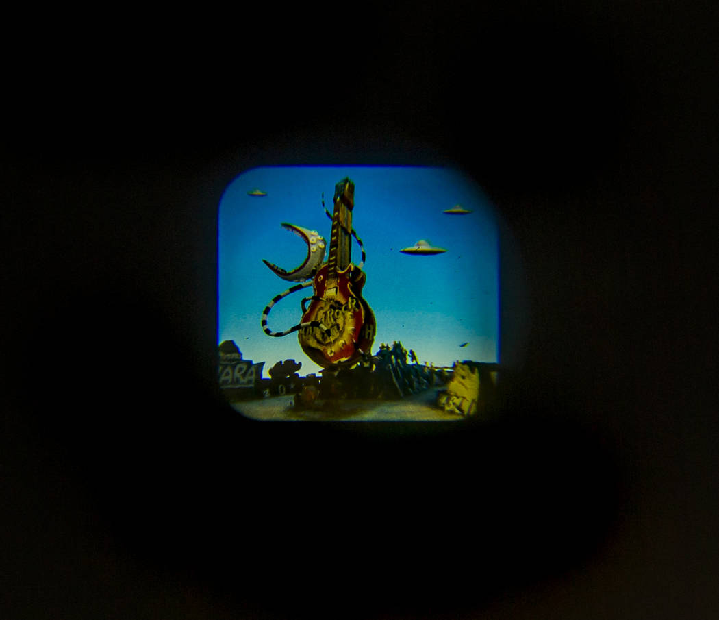 La pieza de arte "Viewports" de Tim Burton en su exposición de arte "Lost Vegas @Neon Museum" ...