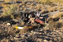 Escombros de un accidente de helicóptero cerca de Red Rock Canyon, ocurrido el miércoles 23 d ...