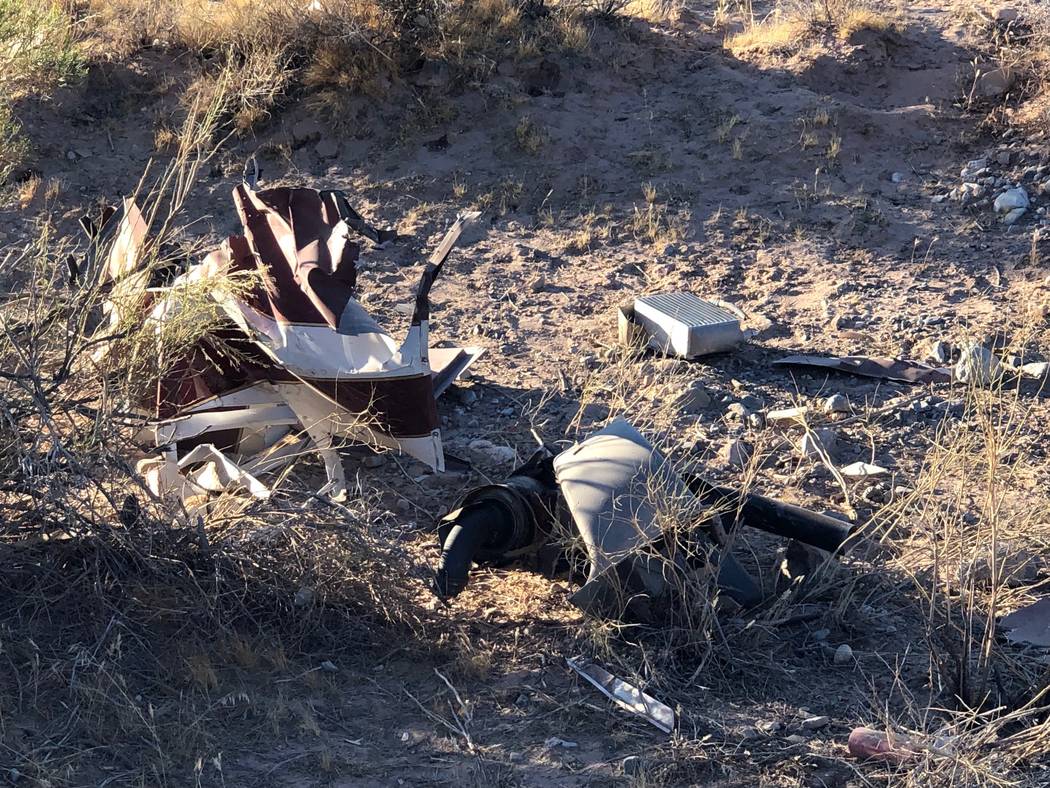 Escombros del accidente de helicóptero cerca de Red Rock Canyon. (Nevada Highway Patrol)