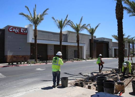 Construcción en el centro comercial St. Rose Square en Henderson, miércoles 21 de agosto de 2 ...