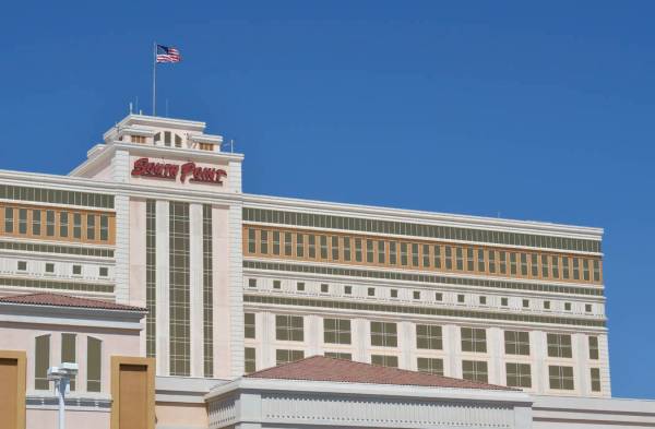 El exterior del hotel-casino South Point se muestra en 9777 S. Las Vegas Blvd. en Las Vegas el ...