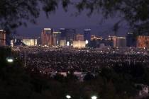 El Strip de Las Vegas al amanecer visto desde Henderson el lunes, 4 de noviembre de 2019. (Bizu ...