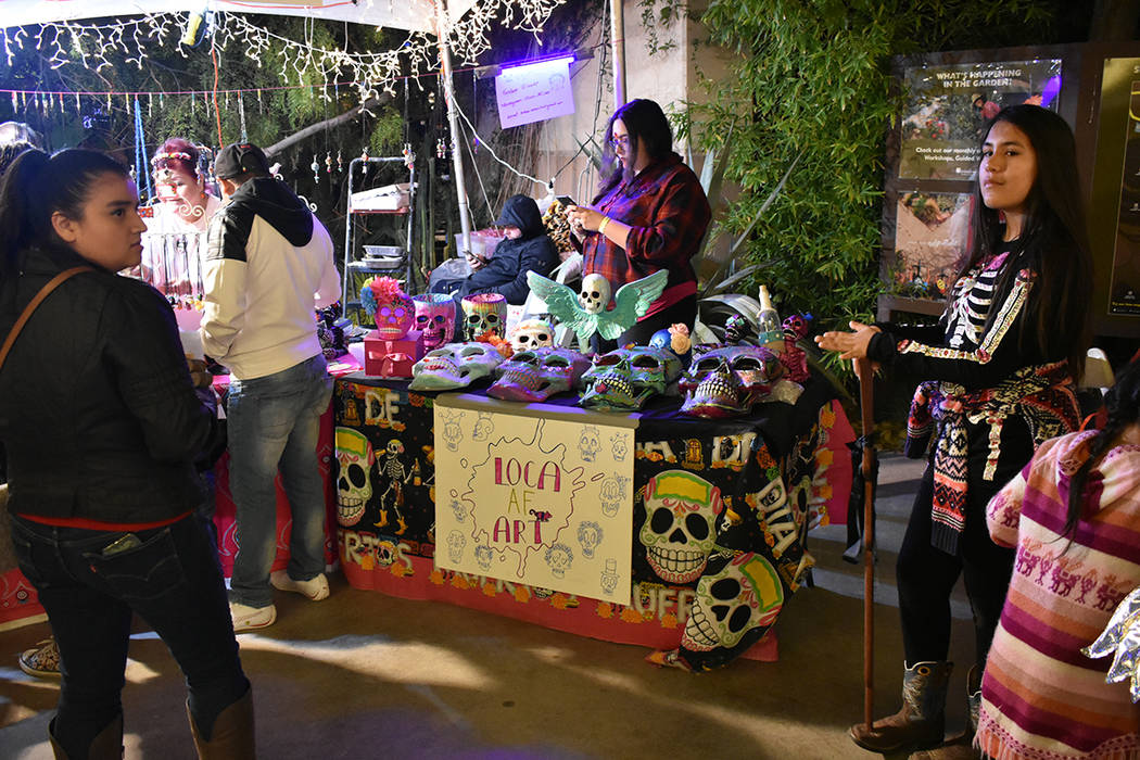 Más de 12,000 personas disfrutaron de la celebración anual del Día de Muertos en Springs Pre ...