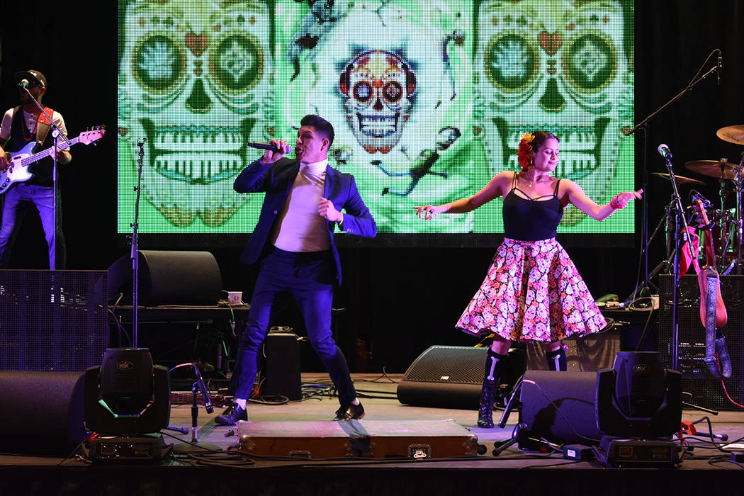 Las Cafeteras derrocharon talento y energía sobre el escenario del Fantasma Fest. Sábado 2 de ...