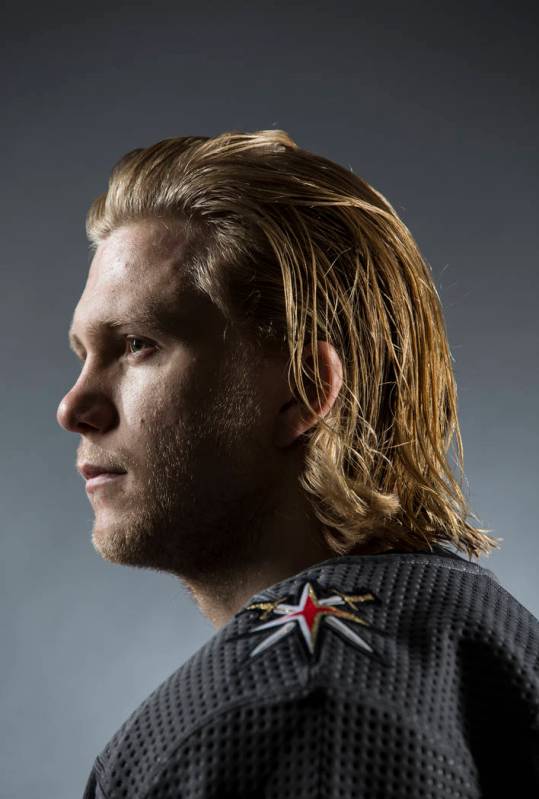 El centro de los Golden Knights, William Karlsson (71), durante el día de los medios en City N ...