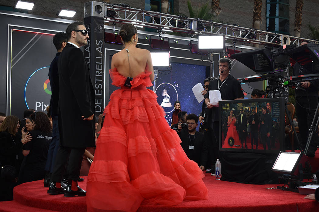 Distintos artistas desfilaron por la alfombra roja del Grammy Latino. Jueves 14 de noviembre de ...