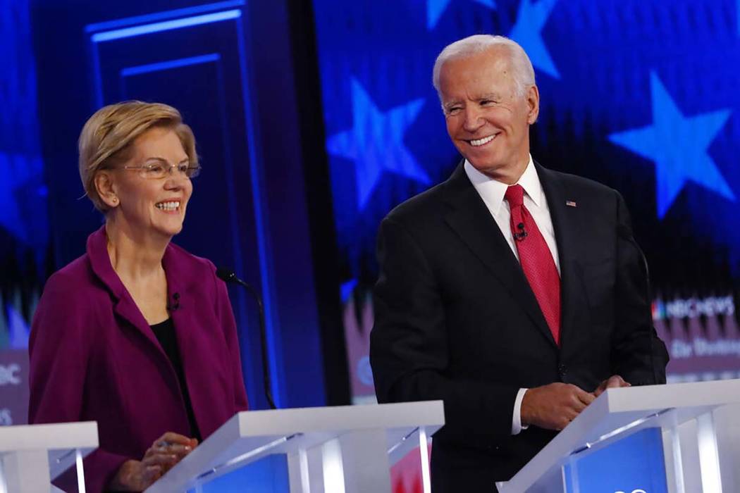 El candidato presidencial demócrata, el ex vicepresidente Joe Biden, habla mientras la candida ...