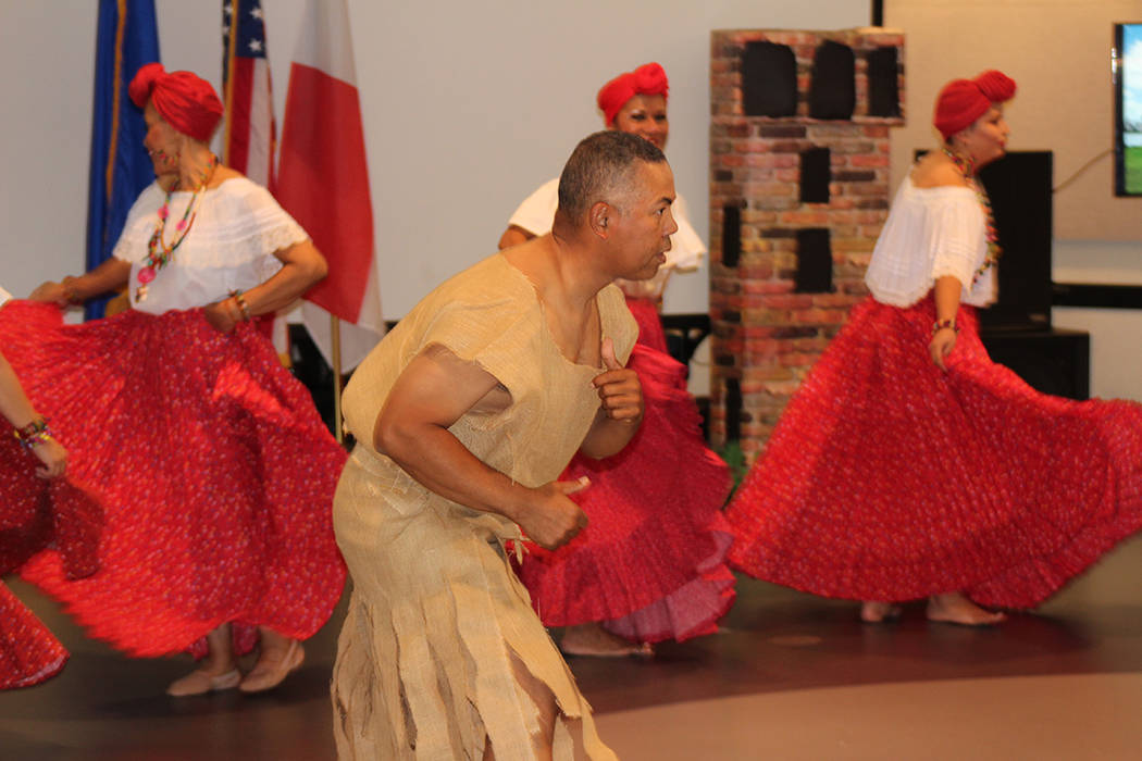 El baile panameño dedicado a Mamá Grande con herencia africana y española. Domingo 25 de nov ...