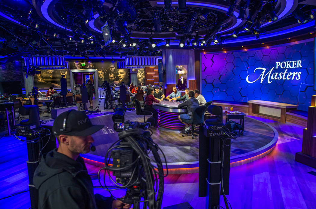 La mesa principal durante el Poker Masters 2019 se transmite en vivo en el estudio de PokerGO e ...