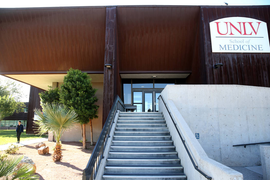 La Facultad de Medicina de la UNLV en el campus temporal de Shadow Lane Biotech Research Center ...