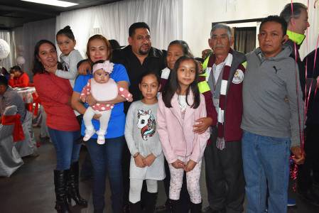 Margarita Pérez y Miguel Viveros pudieron ver a sus hijas después de 15 años y finalmente co ...