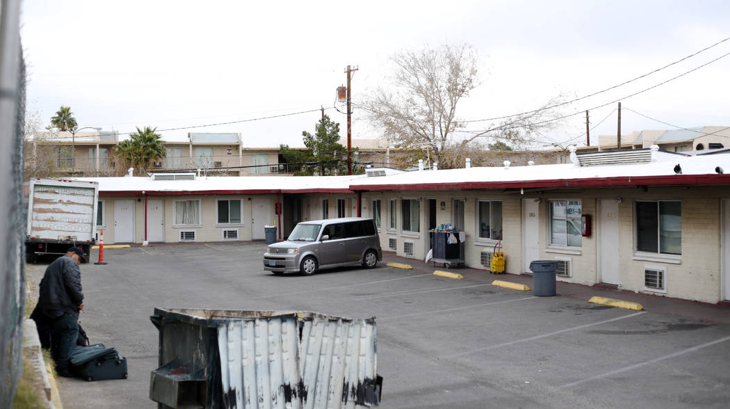El Economy Motel en la calle Fremont 1605, en Las Vegas, el lunes 23 de diciembre de 2019. El i ...