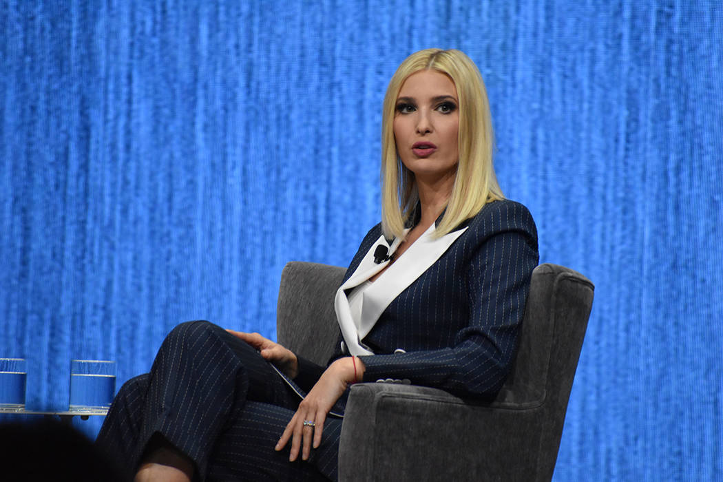 Ivanka Trump estuvo como oradora ante cientos de representantes de los principales medios de co ...