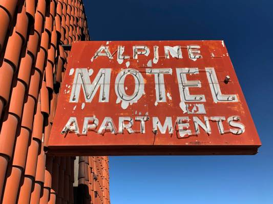 Los apartamentos del Motel Alpine fotografiados el jueves, 9 de enero de 2020, en Las Vegas. (D ...