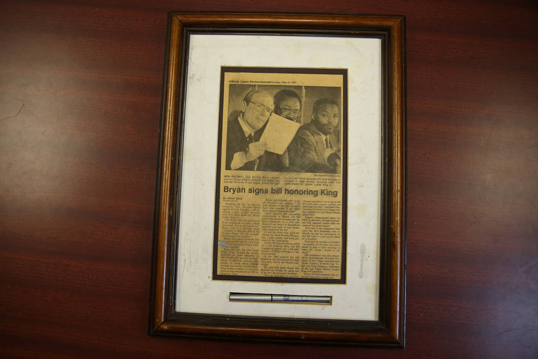 Una plana del periódico propiedad de Wendell P. Williams muestra un reportaje del Las Vegas Re ...