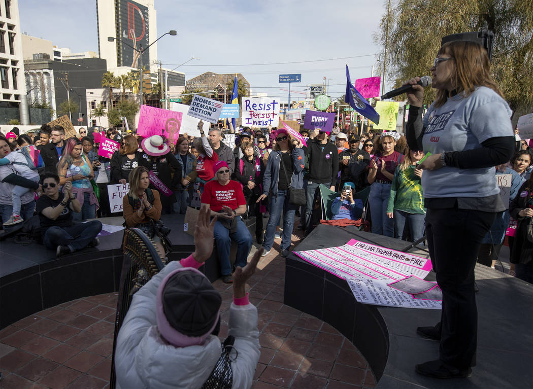 La Marcha para el Empoderamiento de la Mujer 2020 viajó desde Llama Lot hasta las afueras del ...