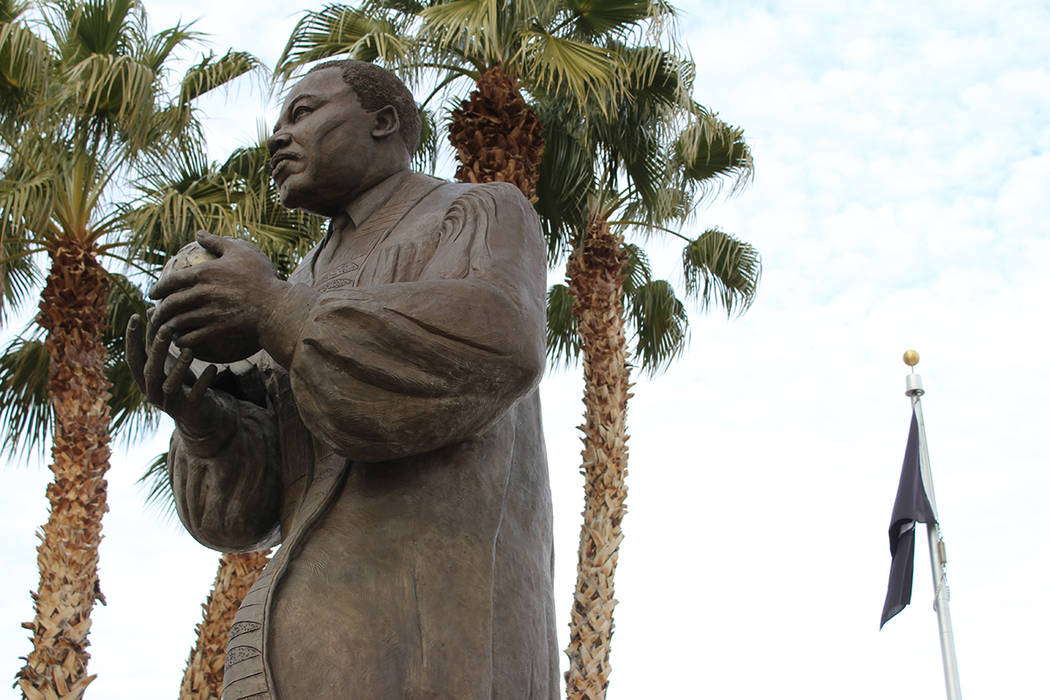 Monumento a Martin Luther King Jr. en la avenida que lleva su nombre. Domingo 19 de enero de 20 ...
