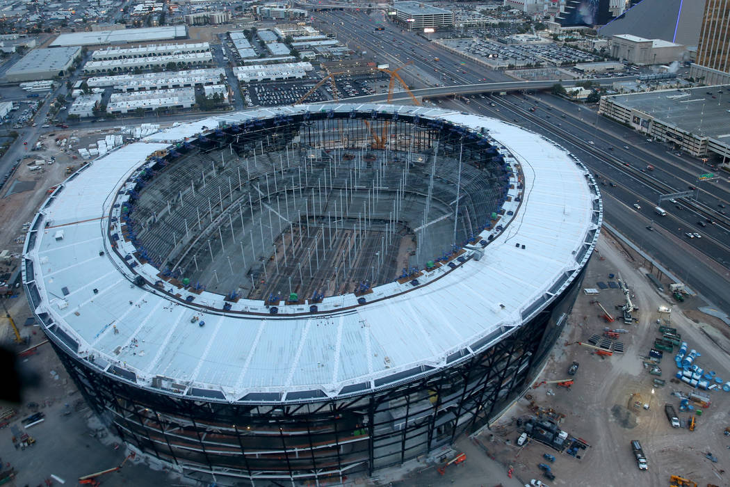Estadio Allegiant en construcción el viernes, 27 de diciembre de 2019. (K.M. Cannon/Las Vegas ...