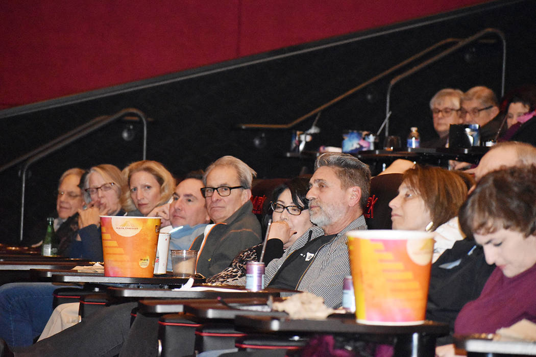 La interacción del público asistente a la proyección de la película “Leona” fue notable ...