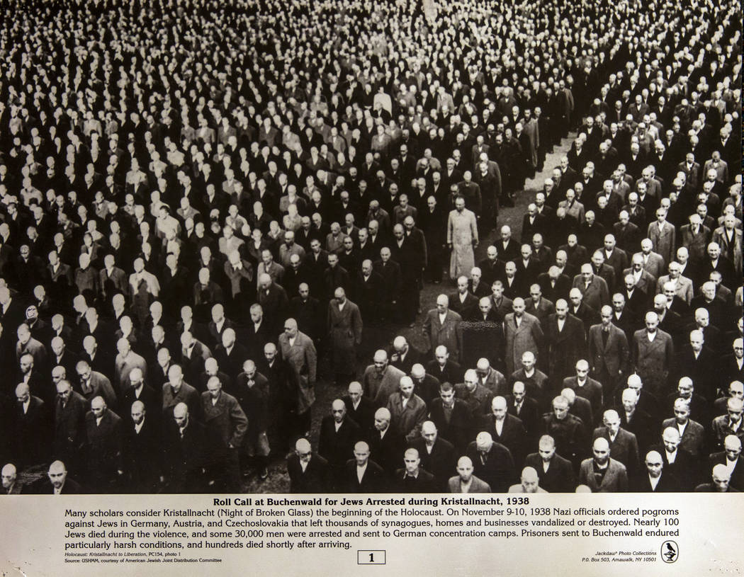 Foto histórica de Jackdaw Photo Collections sobre las filas de la prisión Buchenwald para jud ...