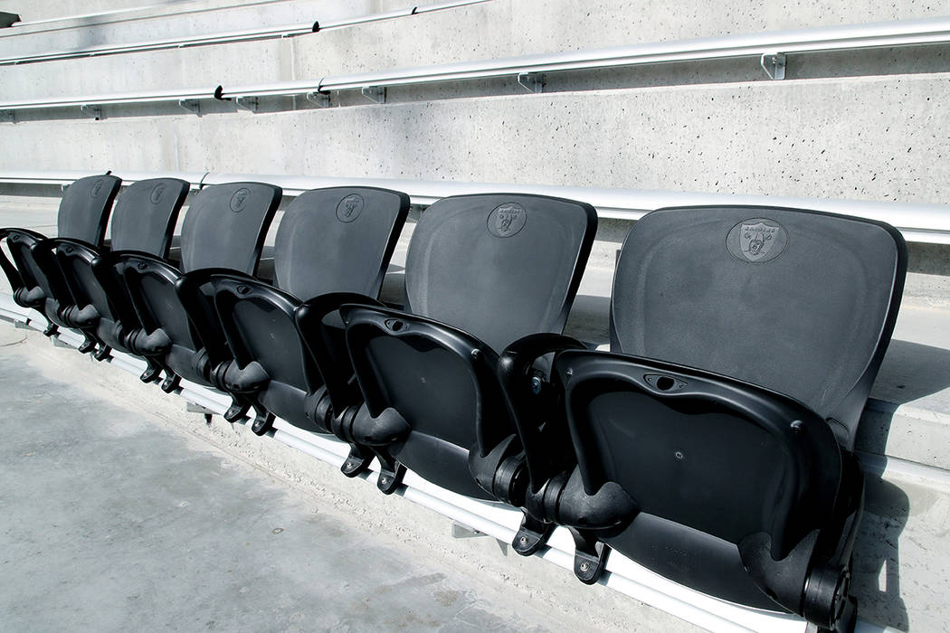Esta imagen proporcionada por los Raiders de Las Vegas muestra los primeros seis asientos insta ...