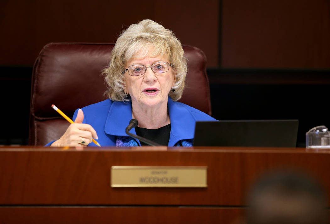 La senadora de Nevada, Joyce Woodhouse, demócrata por Henderson, en el edificio legislativo de ...
