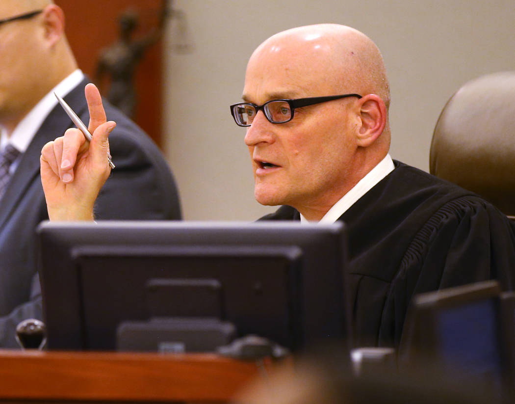 El Juez de Distrito del Condado Clark, Rob Bare, llega a una audiencia en el Centro Regional de ...