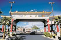 La entrada a la Plaza de Chinatown de Las Vegas en 4255 Spring Mountain Road el viernes, 2 de d ...
