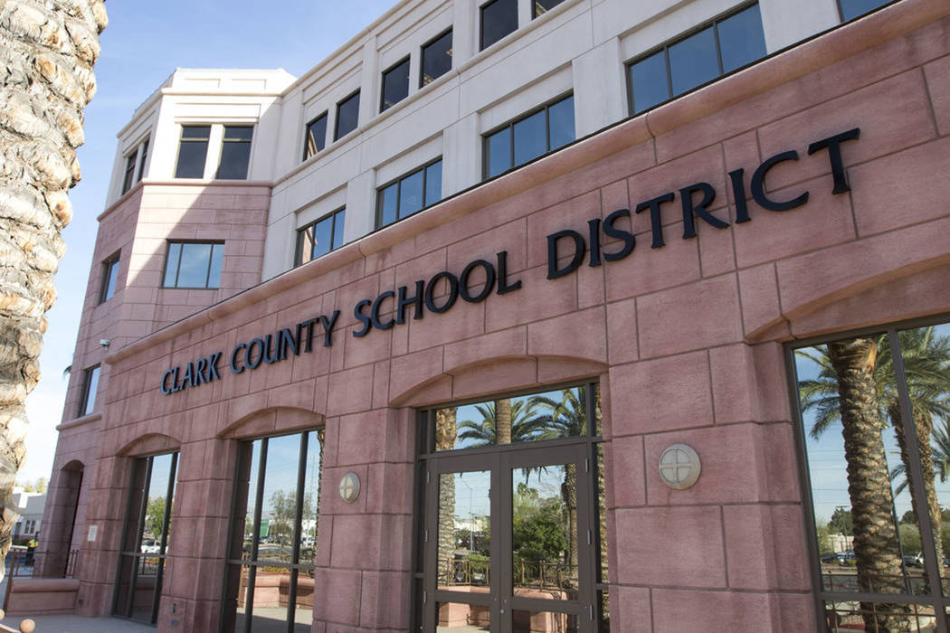 El edificio de administración del Distrito Escolar del Condado Clark en el 5100 W. Sahara Ave. ...