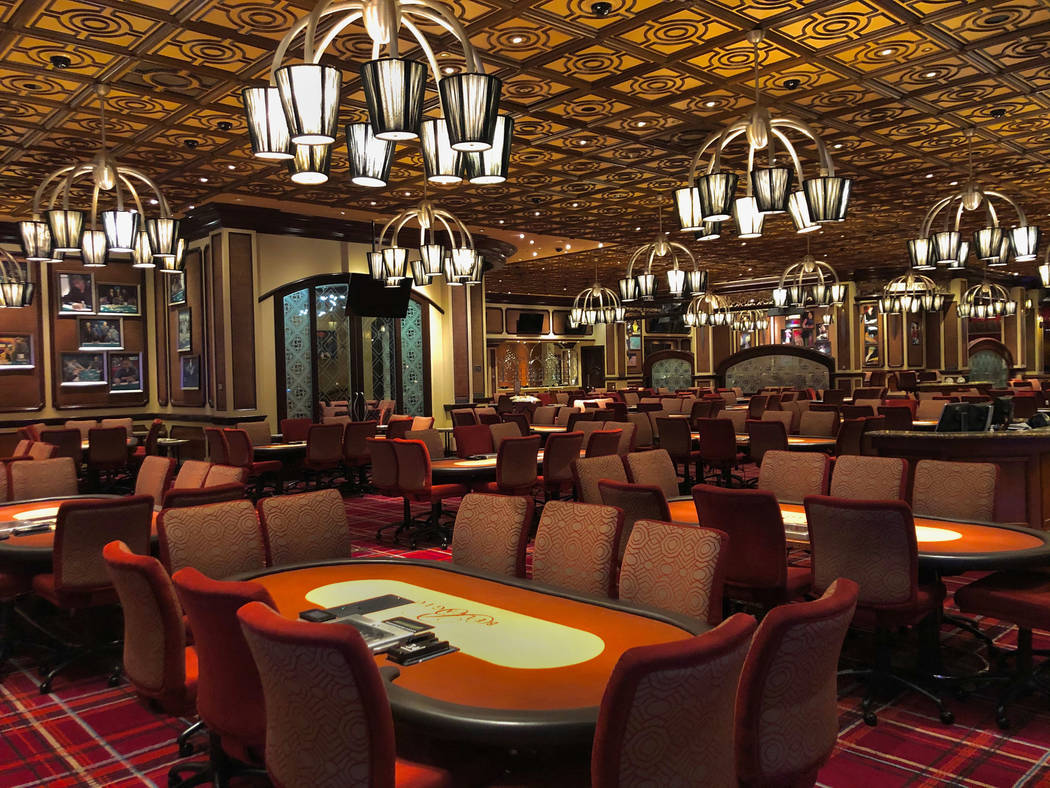 La sala de póquer vacía del Bellagio el martes, 17 de marzo de 2020, en Las Vegas. (L.E. Bask ...