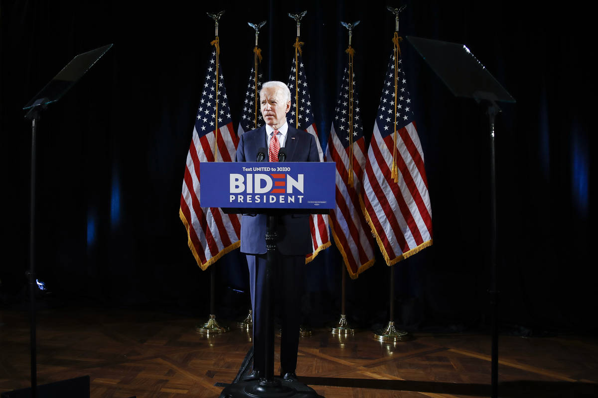 El candidato presidencial demócrata, el ex vicepresidente Joe Biden, habla sobre el coronaviru ...